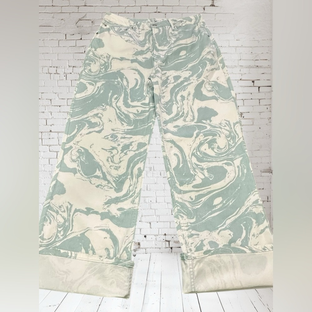 Love Fire Mint Green/White Swirl Jeans
Size: 14